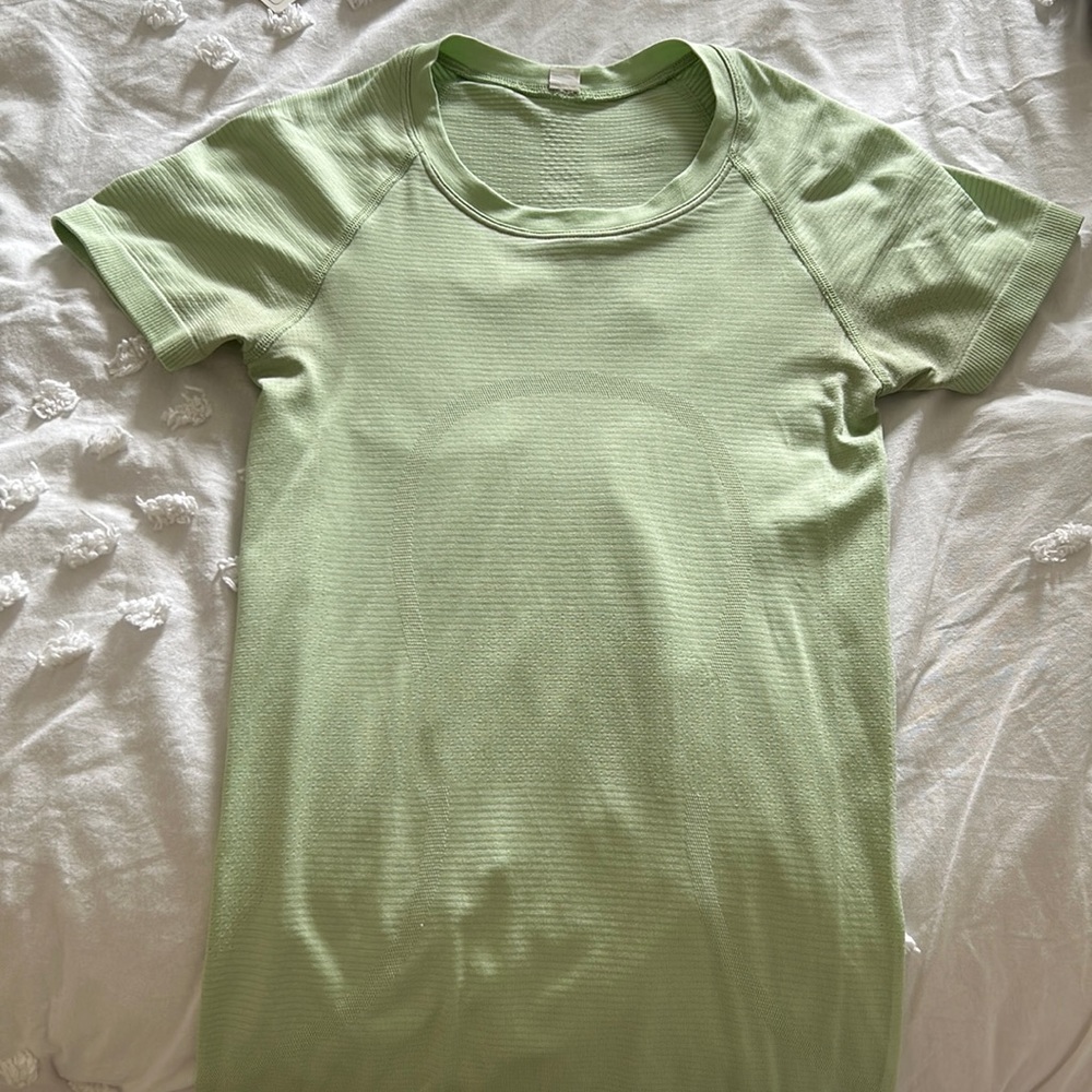 Lululemon size 2